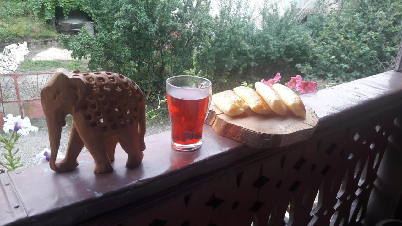 Artsiv Guesthouse Dilijan Exteriör bild